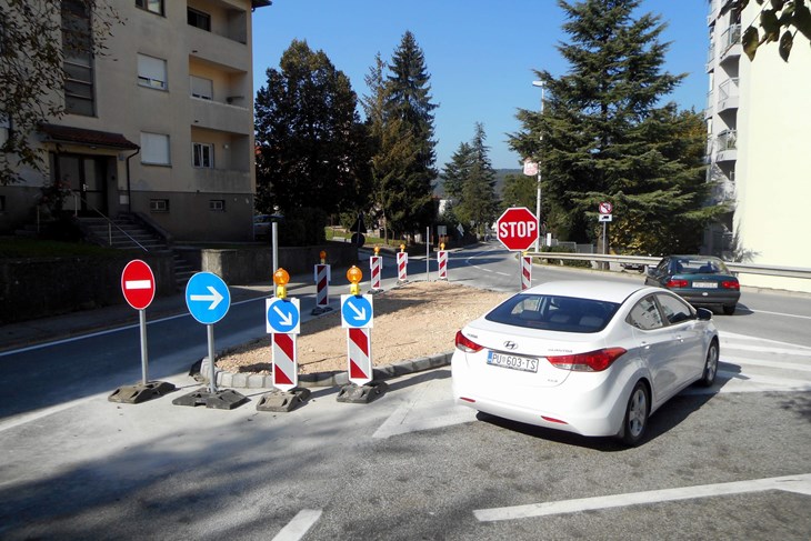 Novo prometno rješenje u Dobrilinoj ulici (A. DAGOSTIN)