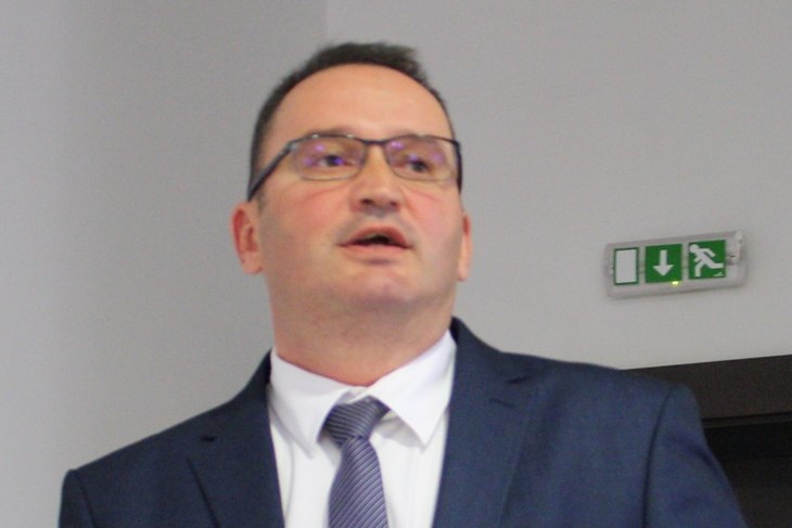 Robert Momić 