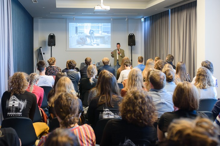 Publiku čine studenti glazbe, filmske režije, zvuka, montaže, ali i skladatelji od kojih su neki i nagrađivani Matija Šćulac