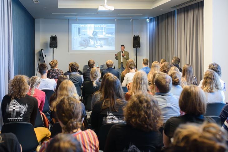 Publiku čine studenti glazbe, filmske režije, zvuka, montaže, ali i skladatelji od kojih su neki i nagrađivani Matija Šćulac