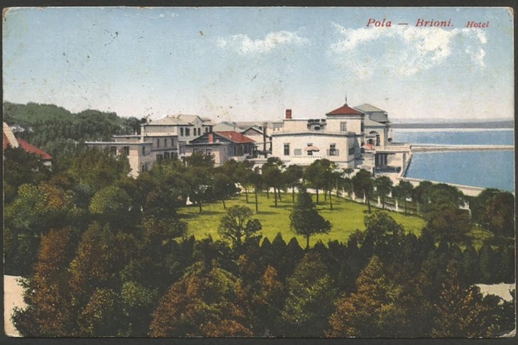 Stara razglednica s Briona