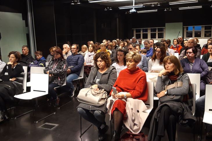 Predavanje u prepunoj dvorani labinske knjižnice