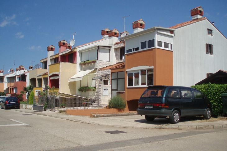 Stambeni niz koji je izgradila Stambena zadruga Umag 