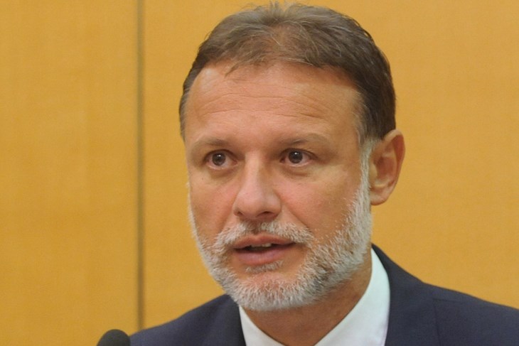D. JELINEK