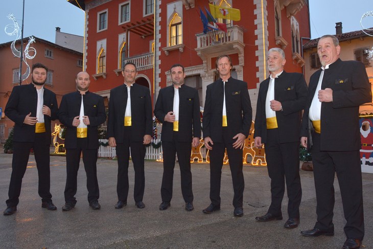 Klapa Brnistra (N. LAZAREVIĆ)
