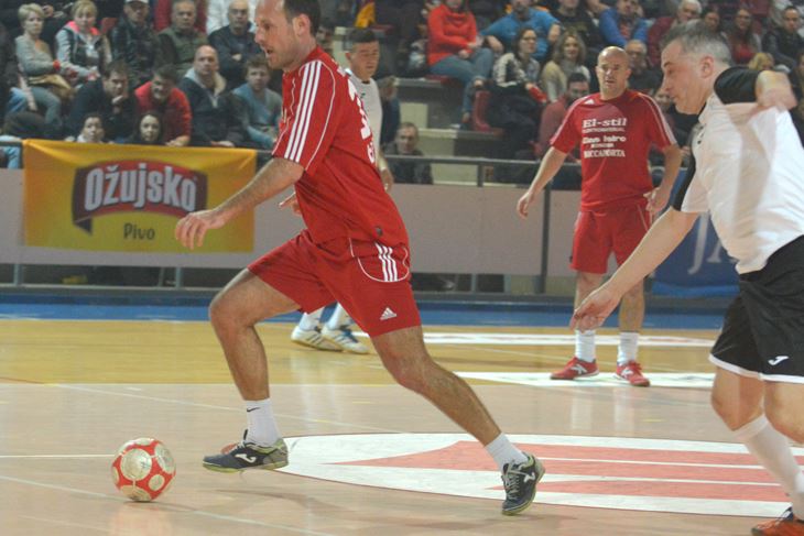 VIŠE VOLI ASISTIRATI NEGO ZABITI - Dalibor Božac (N. LAZAREVIĆ)