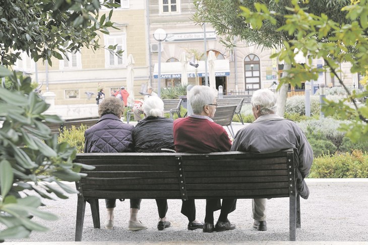 Između ostalog, sporan je način isplate uskrsnice i božićnice umirovljenicima 2016. godine (Arhiva)