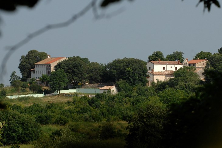Okućnica se prodaje i na području sela Bačva (M. MIJOŠEK)
