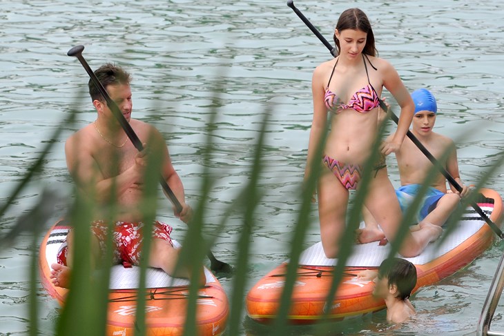 Turisti na umaškoj rivijeri (M. MIJOŠEK)