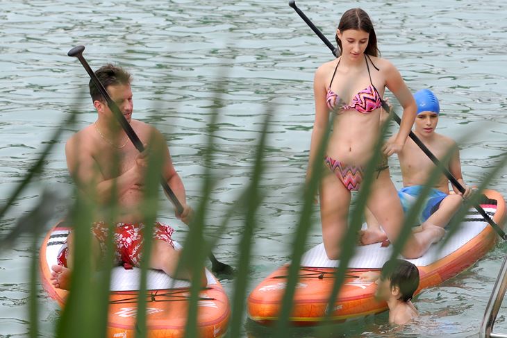 Turisti na umaškoj rivijeri (M. MIJOŠEK)