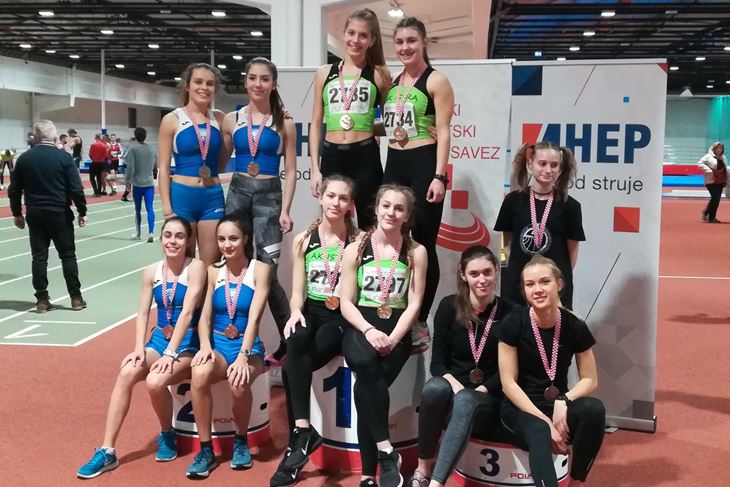 PRVAKINJE HRVATSKE - Članice pulske štafete Debora Kodan, Ania Išić, Mara Kirin i Lucija Višković na postolju