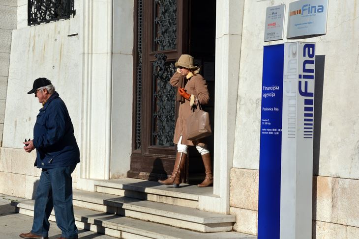(N. LAZAREVIĆ)