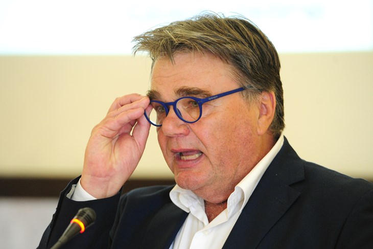 (M. MIJOŠEK)
