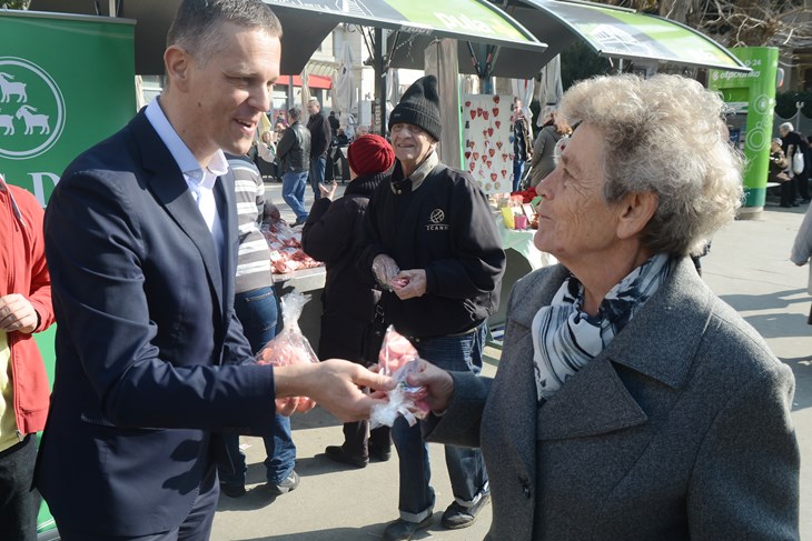 Tradicionalnog druženja IDS-ovaca s građanima na Valentinovo nije bilo (D. ŠTIFANIĆ)