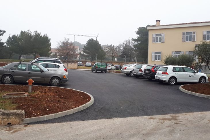 Parkiralište kod Obrtničkog doma