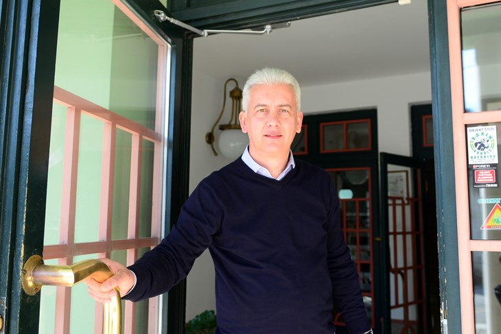 Prof. Mauro Dujmović (D. ŠTIFANIĆ)