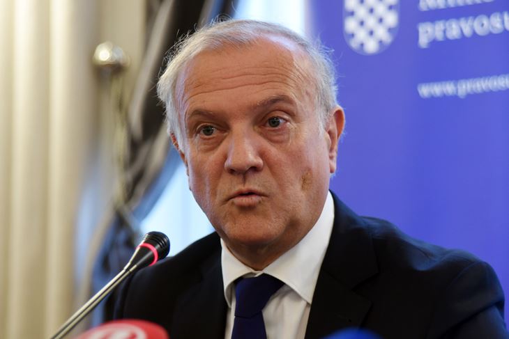 D. LOVROVIĆ