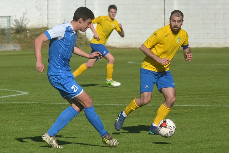 OTVORENO U DERBIJU - Daniel Moravac (Uljanik) i Vigan Hoxha (Rovinj) (Danilo MEMEDOVIĆ)