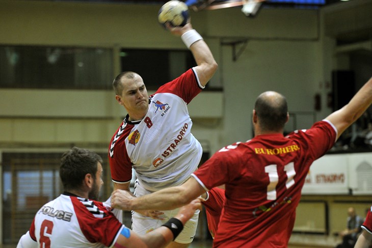 GUŠTATI U DERBIJU - Tim Thoss (8) (Milivoj MIJOŠEK)