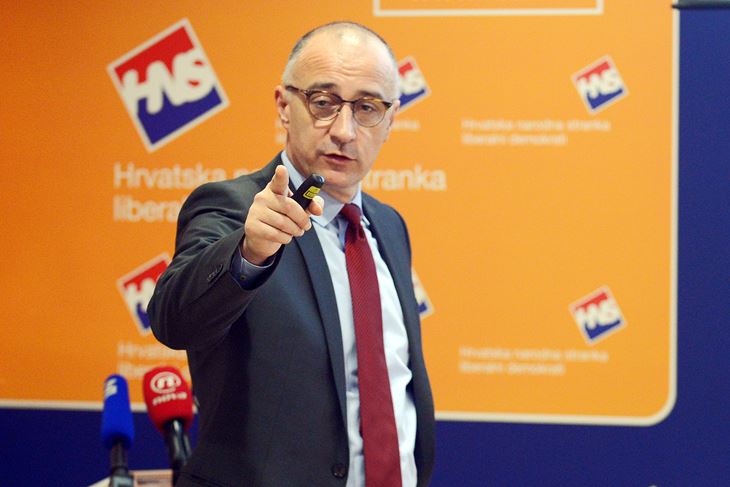 D. LOVROVIĆ