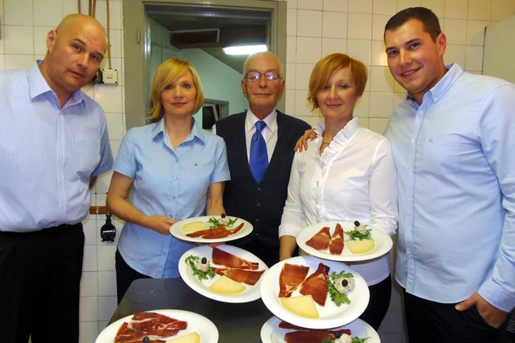 Tri generacije obitelji Marinac (G. ČALIĆ ŠVERKO)