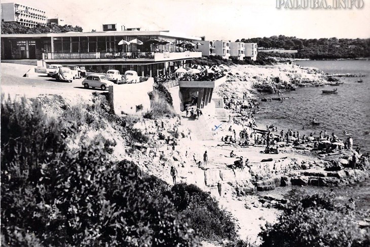 Pula i Zlatne stijene - razglednica koja je putovala 1964. godine diljem svijeta