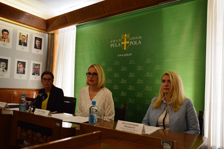 Irena Brajković, Elena Puh Belci i Elvira Krizmanić Marjanović 
