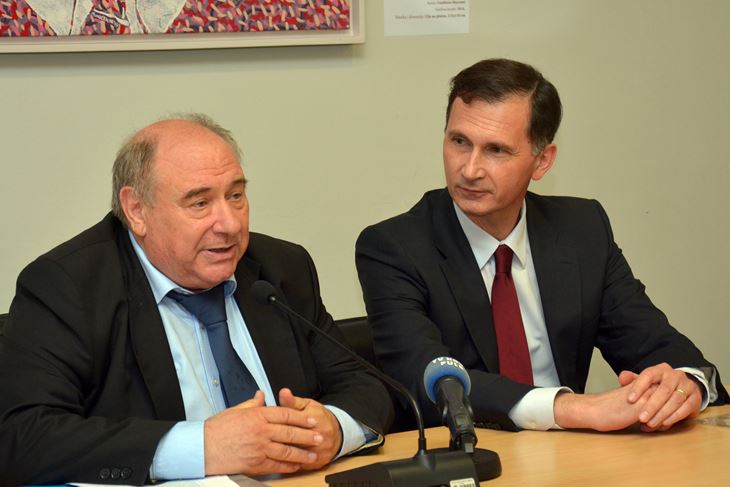 Rektor Sveučilišta Alfio Barbieri i dr. Zoran Primorac ispred Bolnice Sv. Katarina (Neven LAZAREVIĆ)