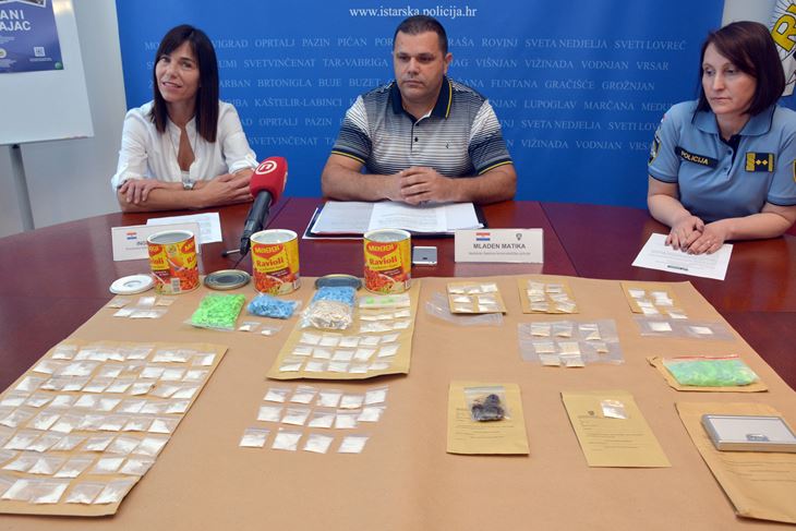 Ingrid Paver, Mladen Matika i Nataša Vitasović na konferenciji za medije u PU istarskoj (Neven LAZAREVIĆ)