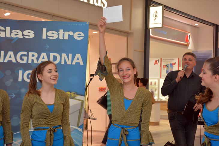 (N. LAZAREVIĆ)