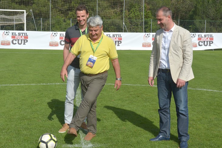 Jovan Aćimović (u sredini)