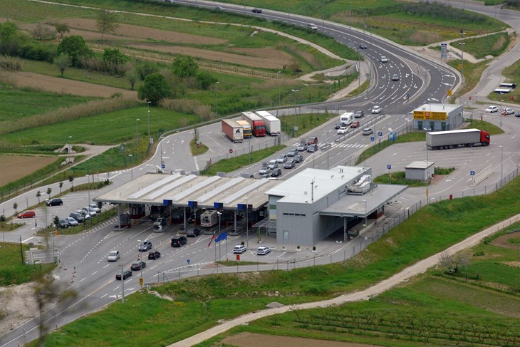 Najveće gužve tek su pred nama - granični prijelaz Kaštel