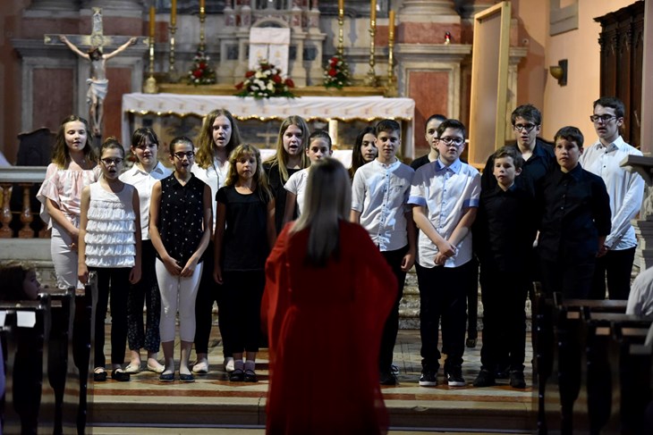 Pjevački zbor Umjetničke škole Matka Brajše Rašana