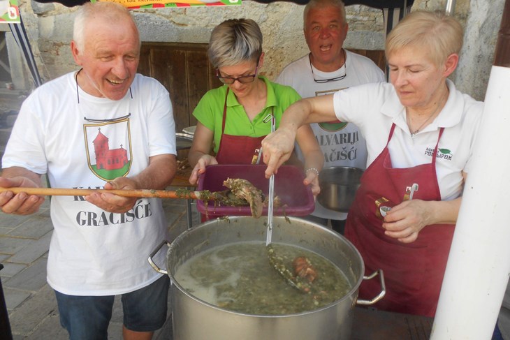 Kuhanje pobjedničke maneštre (M. RIMANIĆ)