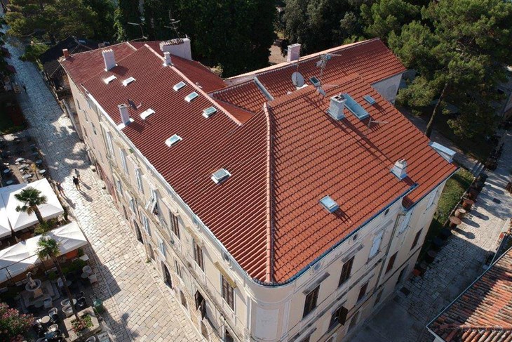 Obnovljena zgrada u starom dijelu Poreča