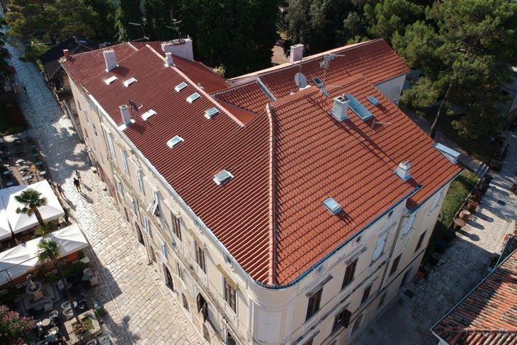 Obnovljena zgrada u starom dijelu Poreča