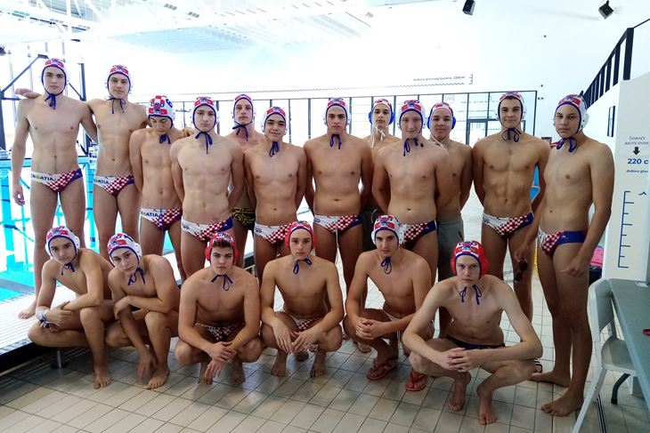PRVA VATERPOLO REPREZENTACIJA NA PRIPREMAMA U PULI - Hrvatski vaterpolisti do 15 godina