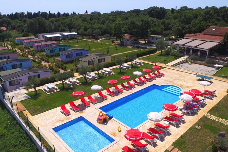 Sporni kamp na cesti za Polare