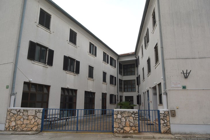 Uljanikov samački hotel (Danilo MEMEDOVIĆ)
