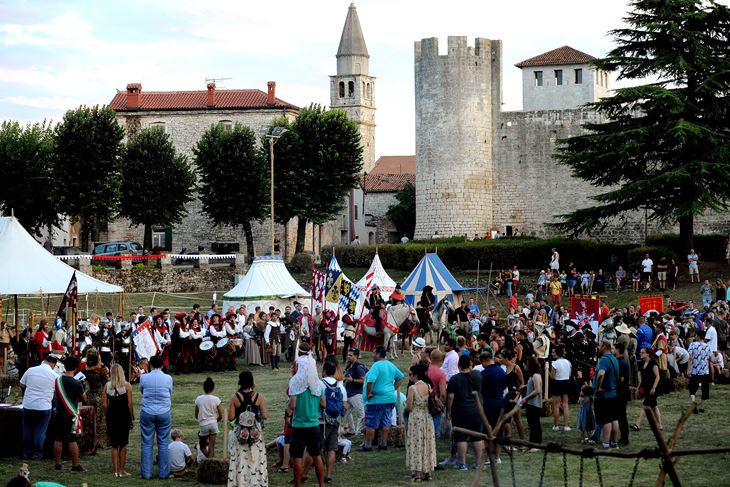 Srednjovjekovni festival održava se na Žlinji, u dolini pored kaštela (Milivoj MIJOŠEK)