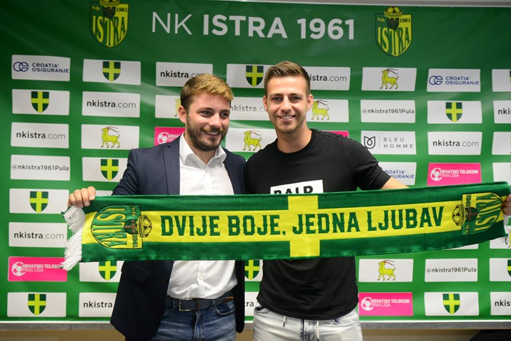 NOVI ADUT ZA TRENERA PRELECA - Sportski direktor Javier Moran i Sergi Gonzalez (Dejan ŠTIFANIĆ)