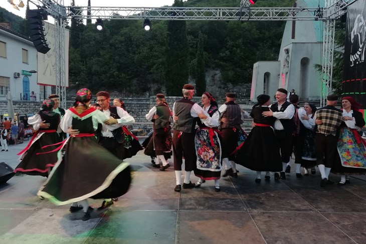 RKUD Rudar iz Raše koji slavi 70. obljetnicu zaplesao je Labinski tanac