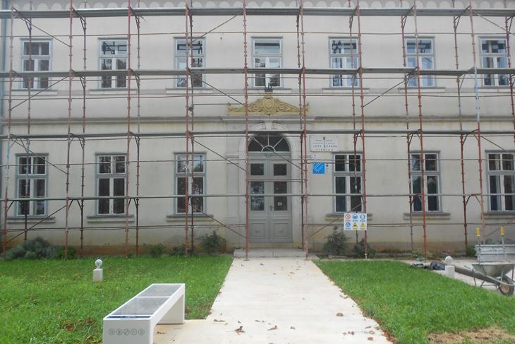 Višnjanska osnovna škola pod skelama (Mirjan RIMANIĆ)