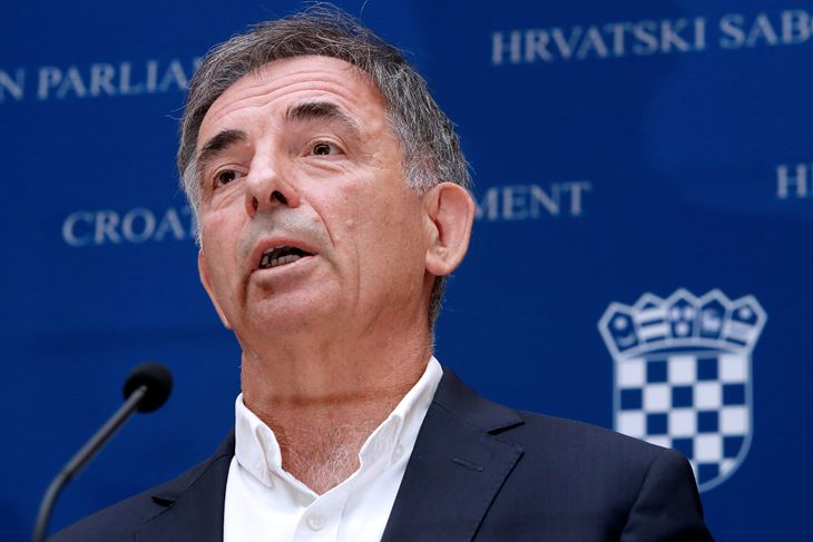 D. TADIĆ/CROPIX