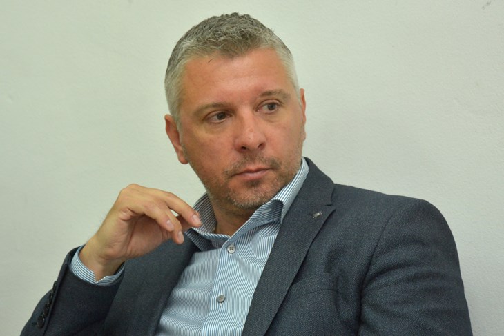 Neven LAZAREVIĆ