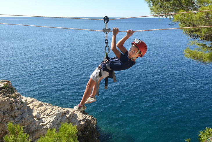 Na zip-line preko kanjona odvažili se i najmlađi (Danilo MEMEDOVIĆ)