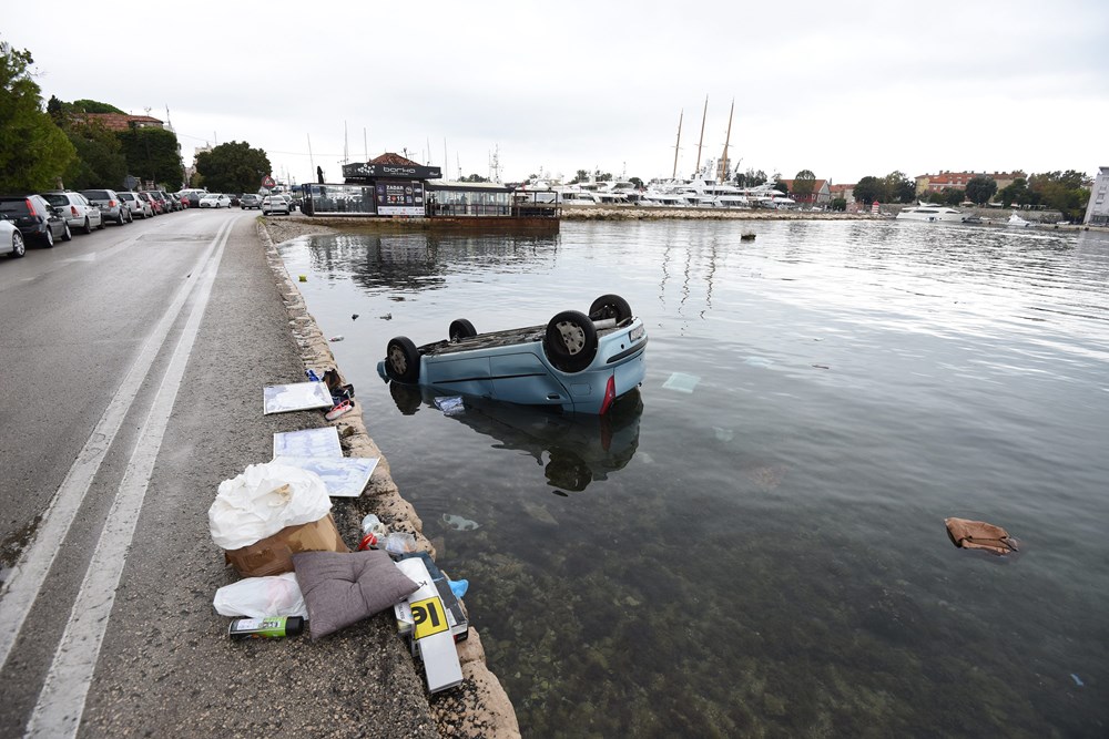 Zadar auto sletio u more