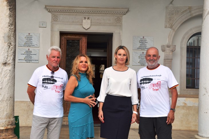 Rainer Lehnart (desno) s kolegom, Elis Lovrić i Elenom Puh Belci