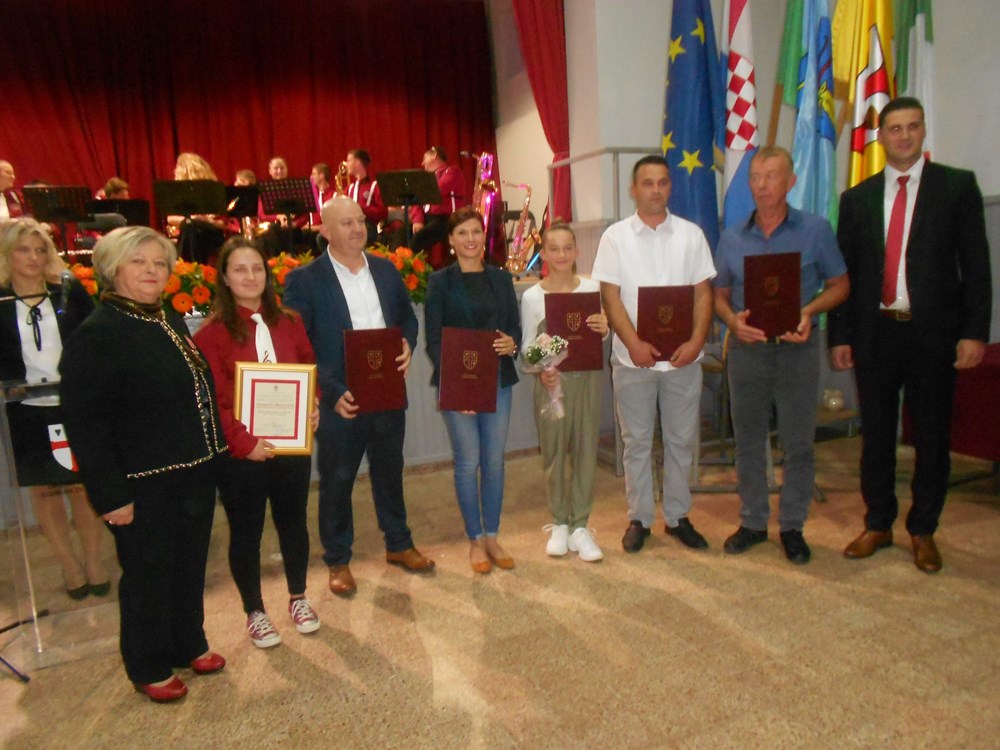 Dobitnici nagrada u povodu Dana općine Vižinada (Mirjan RIMANIĆ)