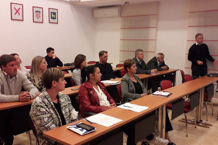 Gradski vijećnici usvojili povećanje plaća za dio zaposlenika u Gradskoj upravi  BOSNIĆ